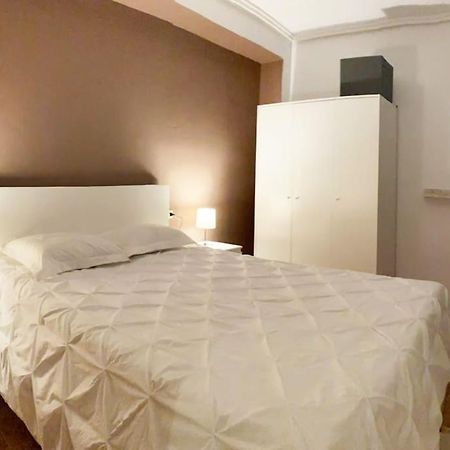 Rooms In Spacious Beach Flat In Valencia Eksteriør bilde