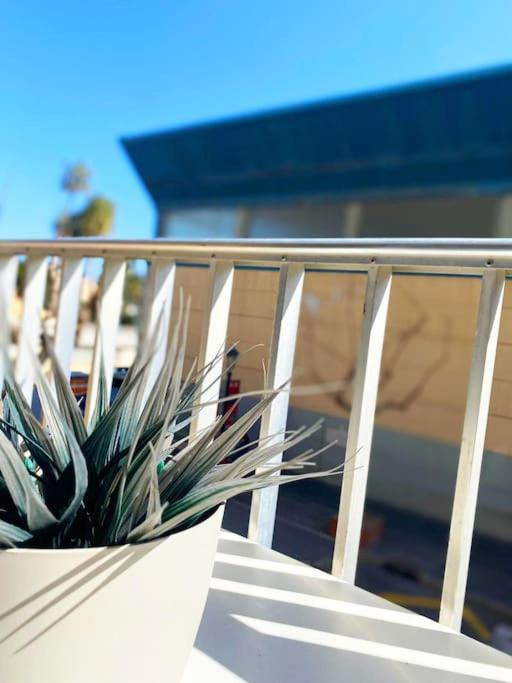 Rooms In Spacious Beach Flat In Valencia Eksteriør bilde