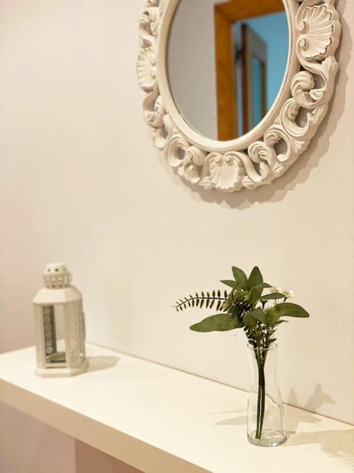 Rooms In Spacious Beach Flat In Valencia Eksteriør bilde