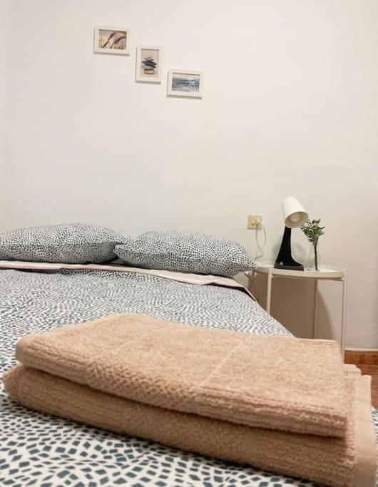 Rooms In Spacious Beach Flat In Valencia Eksteriør bilde