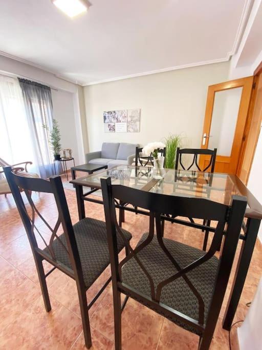 Rooms In Spacious Beach Flat In Valencia Eksteriør bilde
