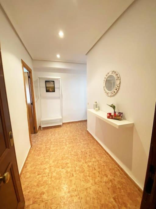 Rooms In Spacious Beach Flat In Valencia Eksteriør bilde