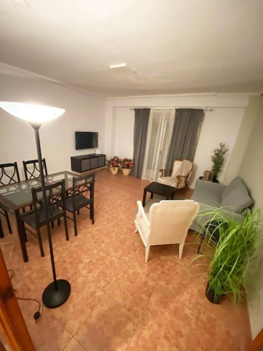 Rooms In Spacious Beach Flat In Valencia Eksteriør bilde