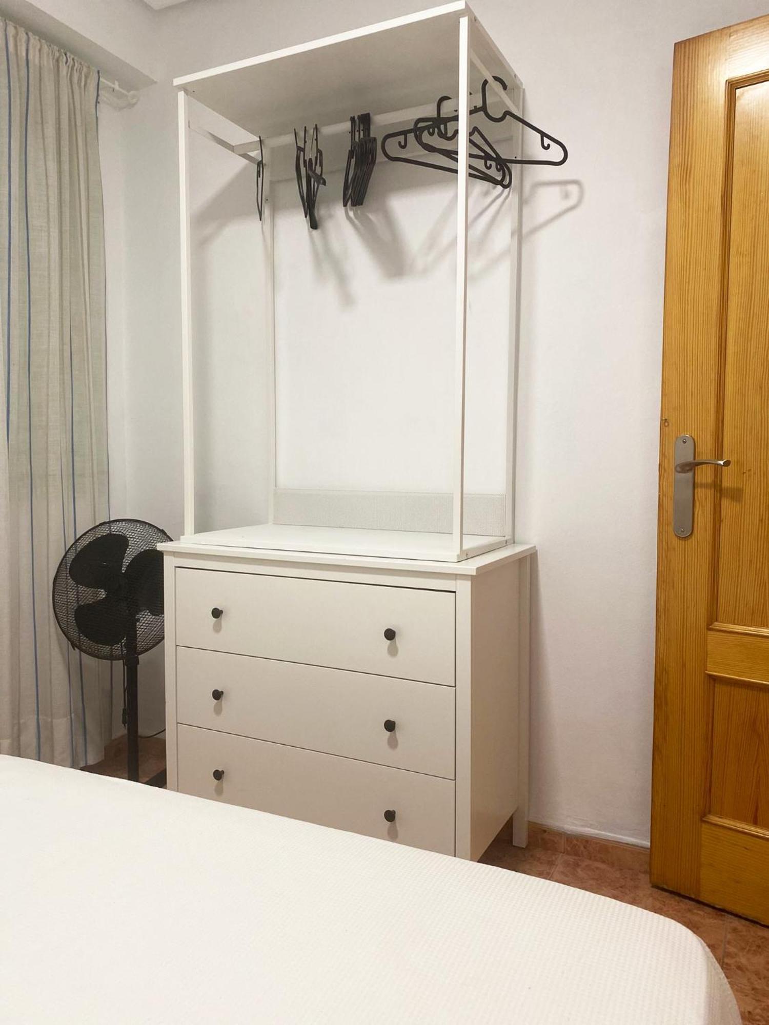 Rooms In Spacious Beach Flat In Valencia Eksteriør bilde